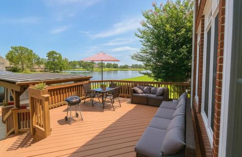 Evans House | Lakefront Home for Families and Groups - Pool, Paddle, Deck, BBQ, Fishing, Movie Room