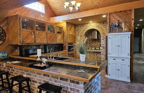 Chandler House | Lakefront Home! Relax and Enjoy Wide Open Views of Lake Palestine!