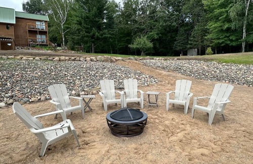 Osceola House | Lakefront Home with 6-person Hot Tub