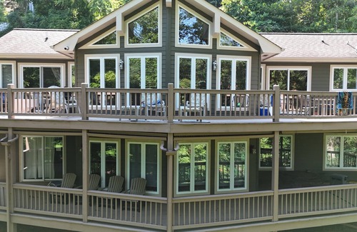 Jacksboro House | lakefront home with, Covered Dock, Quiet cove, Firepit, High Speed Internet, DTV