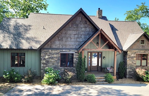 Nebo House | Lakefront home with private dock, gameroom, and hottub across from state parks.