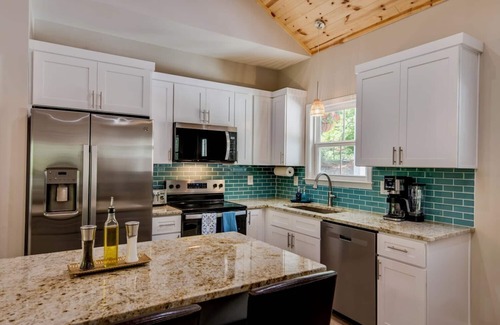 Fair Play House | Lakefront-Lakeview -Gameday HQ- w/Dock- Kayaks- Fire Pit- Games- Pet Friendly
