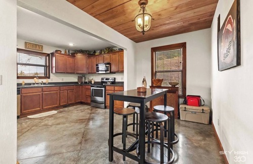 Rambo Riviera Cabin | Lakefront, Lakeviews Cedar Cabin- Rope Swing Cove