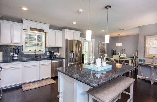 Pointblank House | Lakefront Living at the Cove