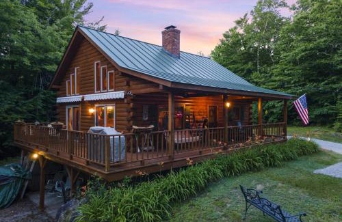 Washington House | Lakefront Log Cabin on 2 acres