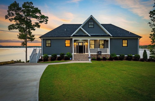 Littleton House | Lakefront Luxe Arcade Dock Hot Tub