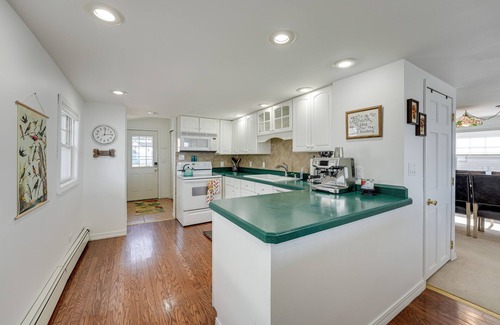 Sturgis Cottage | Lakefront Michigan Cottage - Deck, Grill & Kayaks!