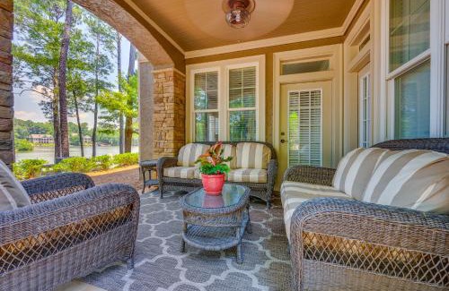 Lake Oconee Apartment | Lakefront Oconee Vacation Rental with Patio and Views!