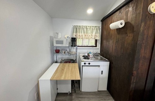 Northwood Cottage | Lakefront Orange Cottage