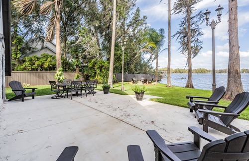 Land O' Lakes House | Lakefront Paradise Seasonal Getaway