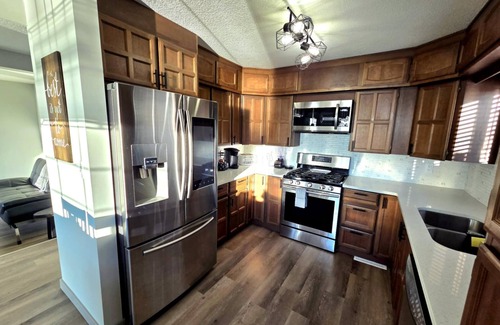 Alberta Beach House | Lakefront property with a stunning view and a private access to the lake!