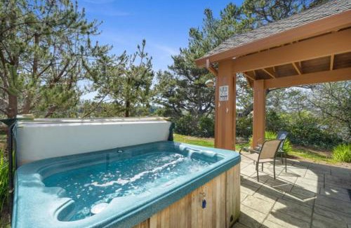 Rockaway Beach House | Lakefront Retreat Hot Tub & Semi-private Dock