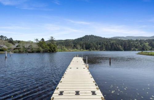 Rockaway Beach House | Lakefront Retreat Hot Tub & Semi-private Dock