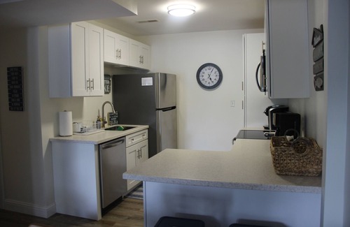 Williamstown House | Lakefront Retreat, Private Dock, Covered Deck, Sleeps 8, 11 min to Ark Encounter