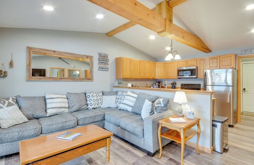 Cross Hill Cottage | Lakefront Retreat w/Private Dock!