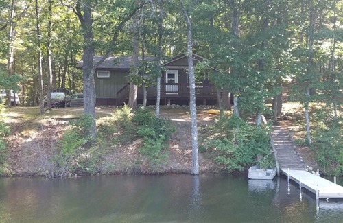 Lake Arrowhead House | Lakefront Vacation Home W/Large Yard and FirePit