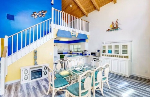 Putnam Hall House | LAKEHOUSE CLOSE TO GAINSVILLE, BEACH,DOCK, GAME ROOM WITH ADDITIONAL BUNK ROOM