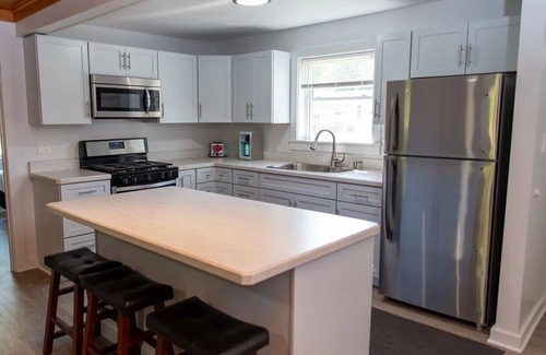 Madison-on-the-Lake Cottage | LakePointe Shores # 7 Welcoming 3-bedroom cottage in Madison on the Lake