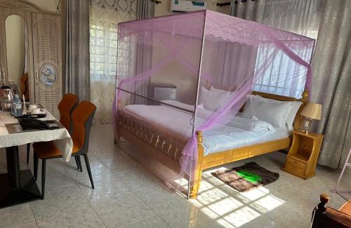 Entebbe Hotel | Lakeshore Bed and Breakfast