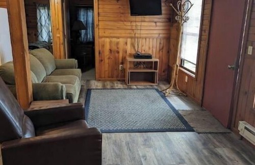 Faribault Cabin | Lakeshore Cabin @ Winjums