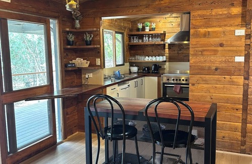 Taylor Bay House | Lakeside Abode at Taylor Bay | Lake Eildon
