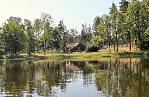 Servieres-le-Chateau Ski Chalet | Lakeside cottage