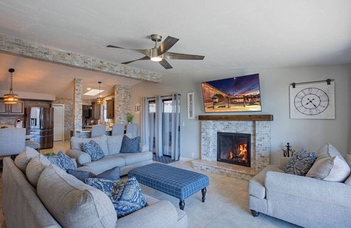 Lake Havasu City House | Lakeside Entertainment Oasis W/Heated Pool & Spa