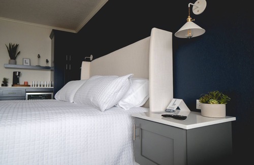 Clear Lake Hotel | Lakeside Inn