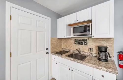 Winnisquam Apartment | Lakeside King Studio 28