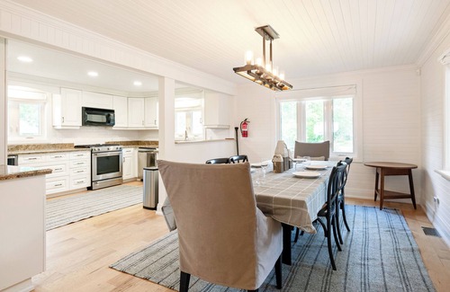 Fort Erie House | Lakeside Paradise