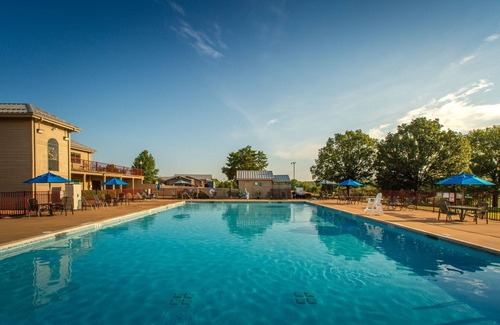 De Soto Villa | Lakeside Private Villa | 5-Hole Golf On-Site