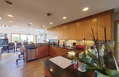 Avon Lake House | Lakeside Resort Home: Sunsets, fishing, paddling - pet friendly