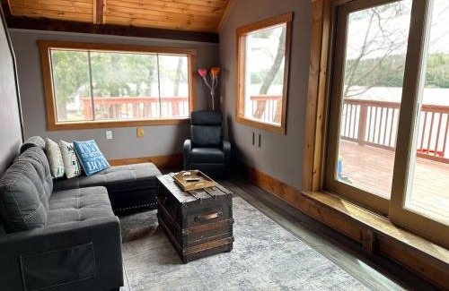 Rindge House | Lakeside Retreat - HOT TUB, Swimming, Boats