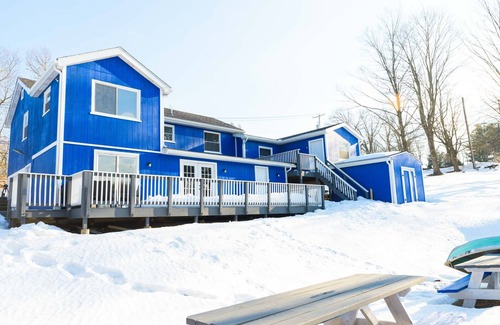 Henryville Cabin | Lakeside Retreat! SPECIAL PRICING! DON'T MISS OUT!