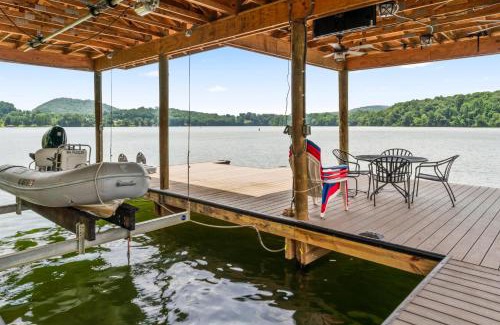 Harriman House | Lakeside Retreat
