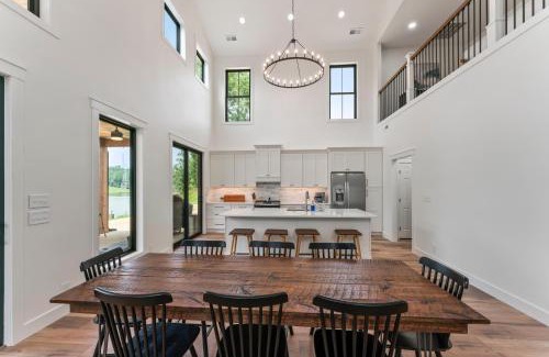 Harriman House | Lakeside Retreat