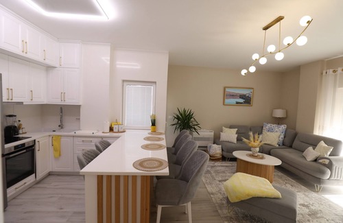 Pogradec Apartment | Lakeside Serenity Apartment