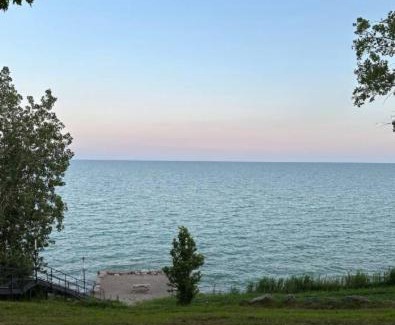 Romney Hotel | Lakeside Village Park Motel