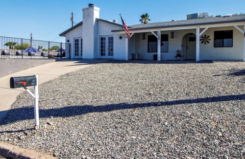 Lake Havasu City House | Lakeview 2-bedroom house in phenomenal Lake Havasu City with AC, WiFi