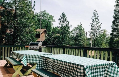 Bass Lake House | Lakeview Cabin with Boat Slip