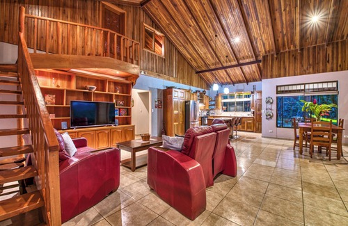 Aguacate Villa | Lakeview retreat, large 3BR villa w/volcano view, fiber-optic and all the birds!