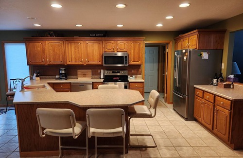 Crofton Cabin | Lakeview retreat with room for the whole family!
