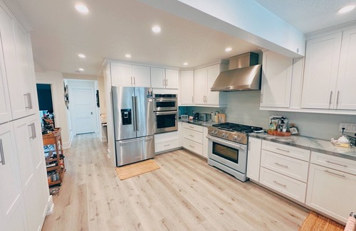 Horton Shores House | LaLa`s Beach Getaway - Spacious 5-bedroom house in charming New Smyrna Beach