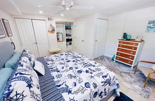 Horton Shores House | LaLa`s Beachside Getaway! 5 BR, Hammocks, Beach!