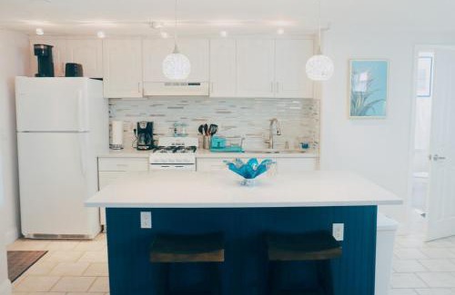 Horton Shores House | LaLa`s Beachside Getaway! 5 BR, Hammocks, Beach!