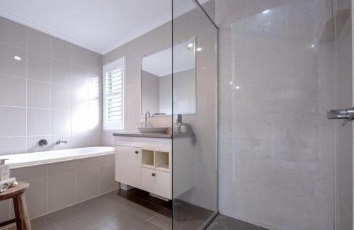 The Range House | Lamington Cottage