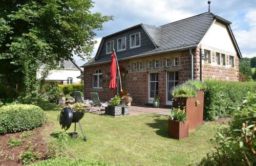 Dhronecken House | Lampenhäuschen