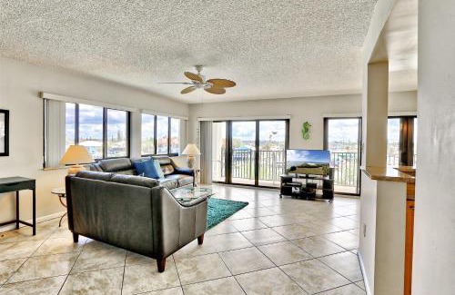 Sunset Beach House | Land's End 4-401 Bay Front - Premier