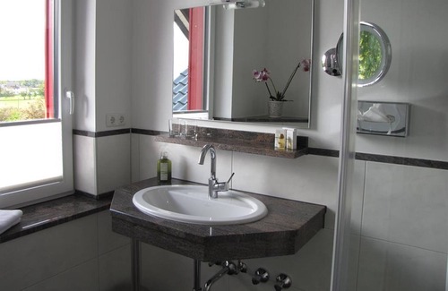 Roetgen Cottage | Landgasthof Gut Marienbildchen - Double Room Shower /WC