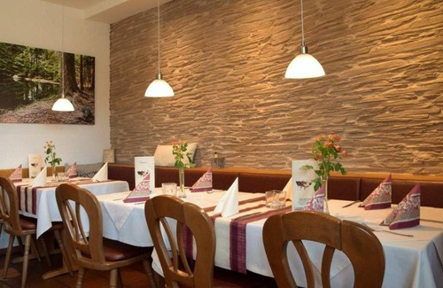 Mernes Hotel | Landgasthof Zum Jossatal